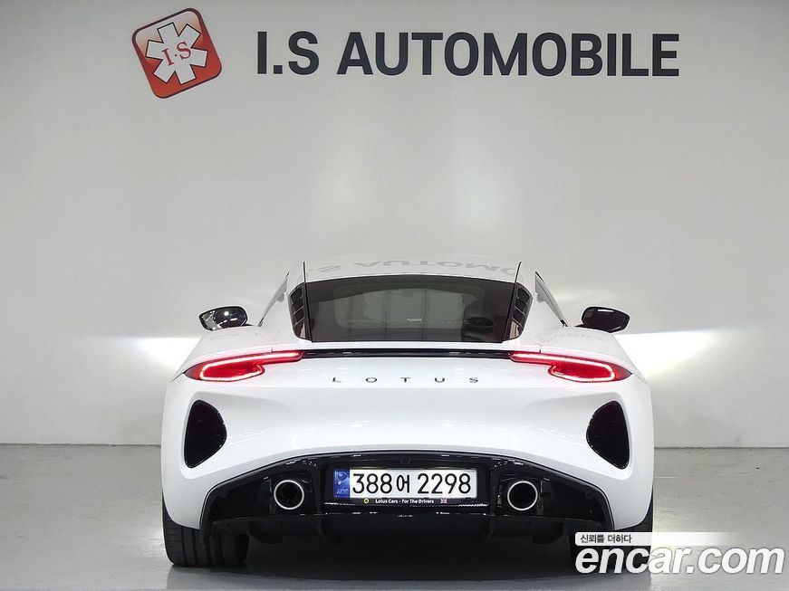 Lotus Emira 2024 white из Кореи с пробегом 2000 км - цена в России под ...